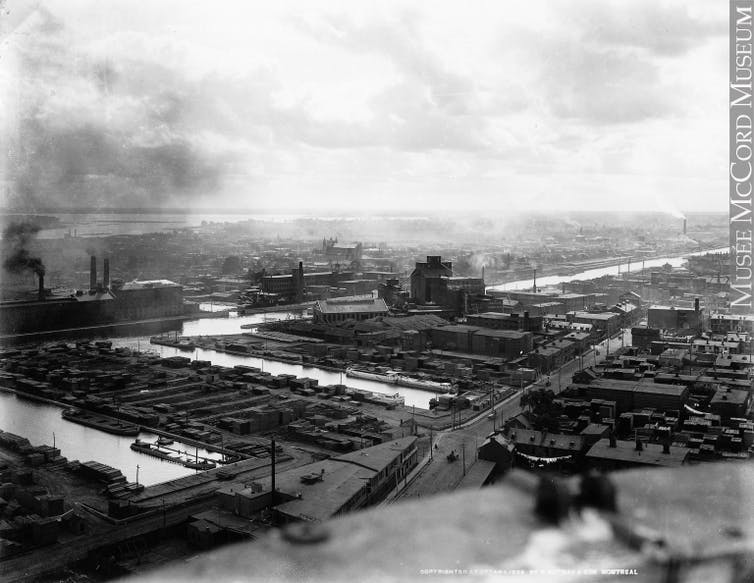 A vintage photograph of Montréal in 1896.