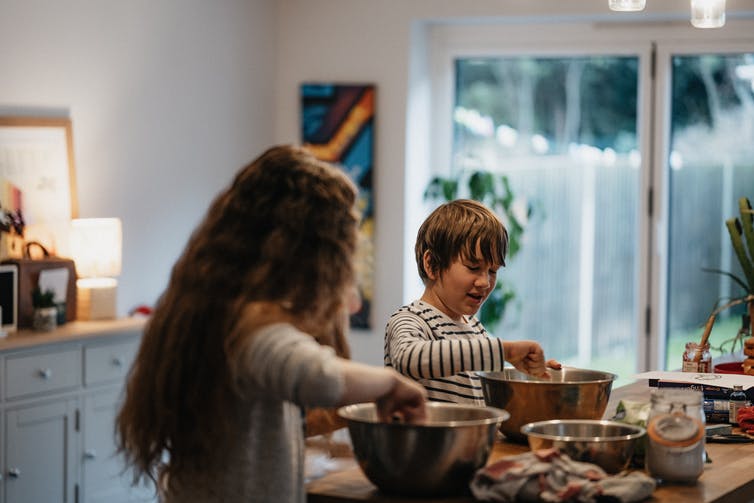 kids in kitchen cooking