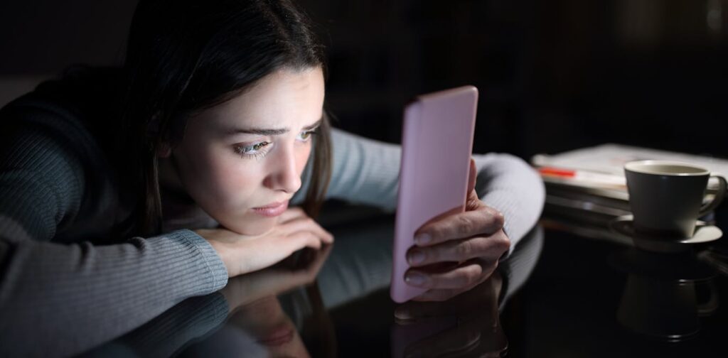 Have smartphones created an ‘anxious generation’? Jonathan Haidt sounds the alarm